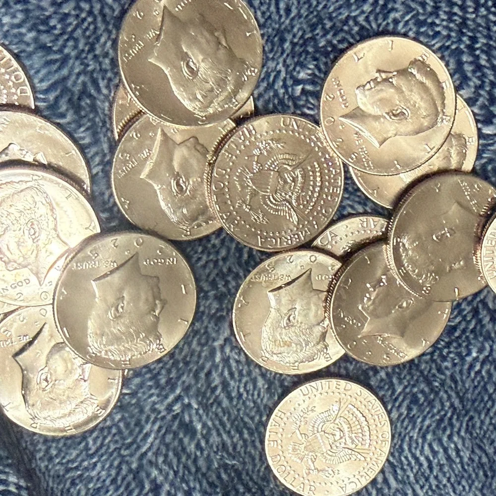 Collection of Kennedy Half Dollars 2025 Brilliant Uncirculated P& D 20 coins - Picture 5 of 6